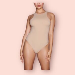 New Skims FITS EVERYBODY HIGH NECK BODYSUIT